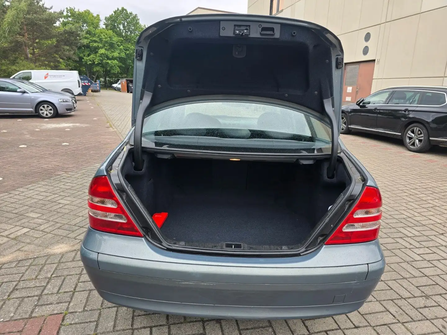 Vehicle image, number 9