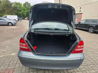 Vehicle image thumbnail, number 9
