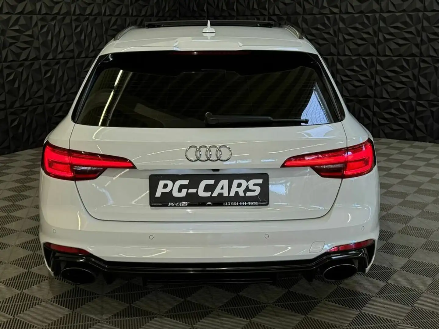 Vehicle image, number 8