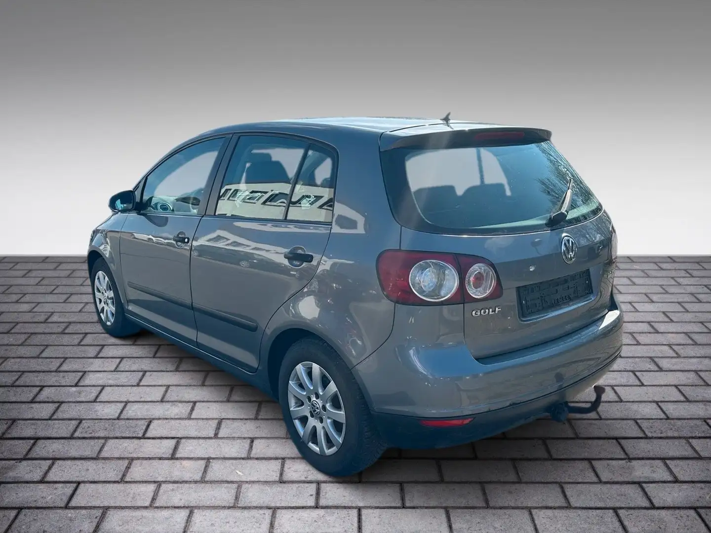 Vehicle image, number 4