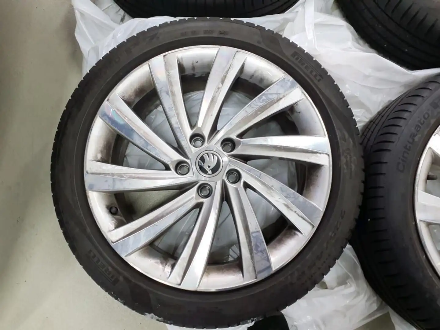 Vehicle image, number 14