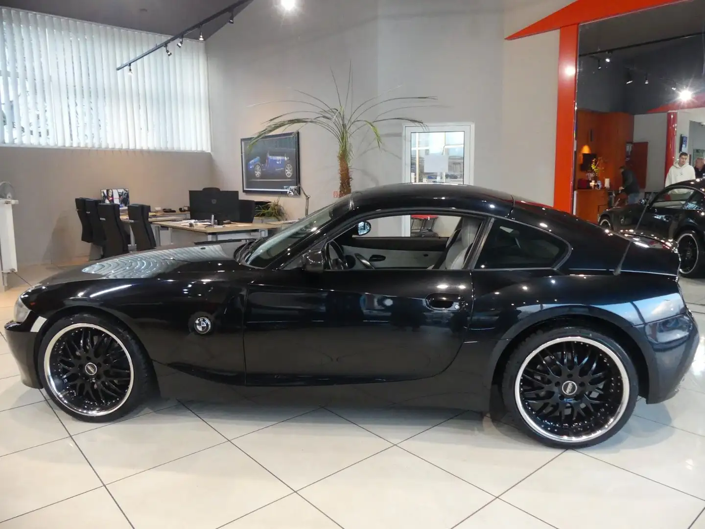 Vehicle image, number 2