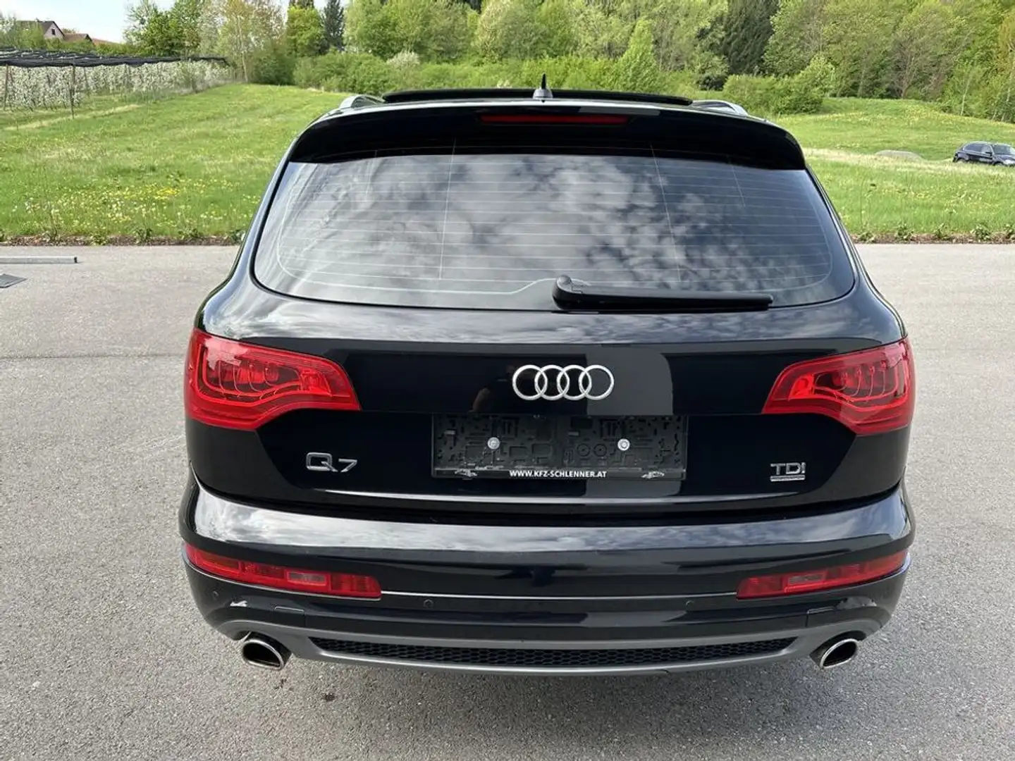 Vehicle image, number 6