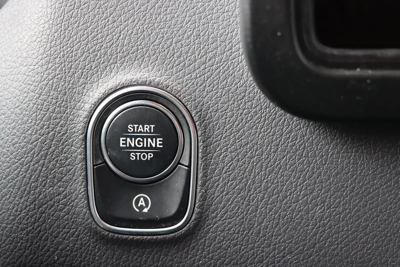 Vehicle image, number 14