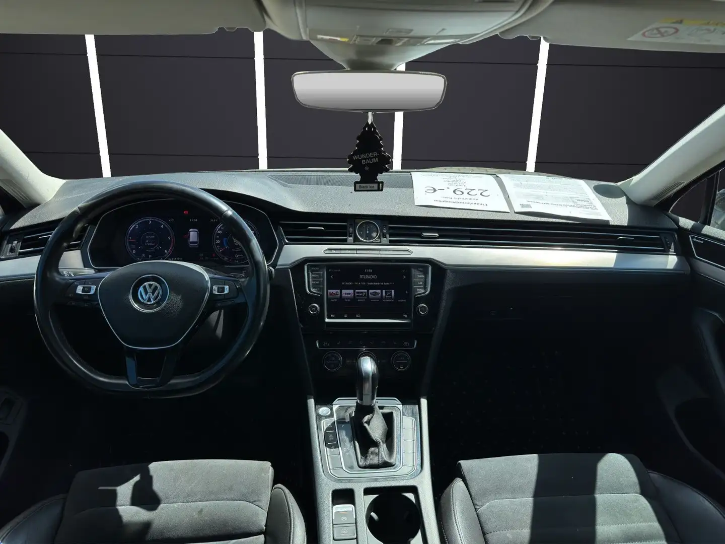 Vehicle image, number 9