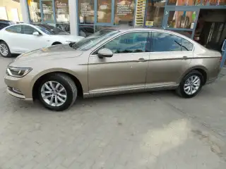 Vehicle image thumbnail, number 8