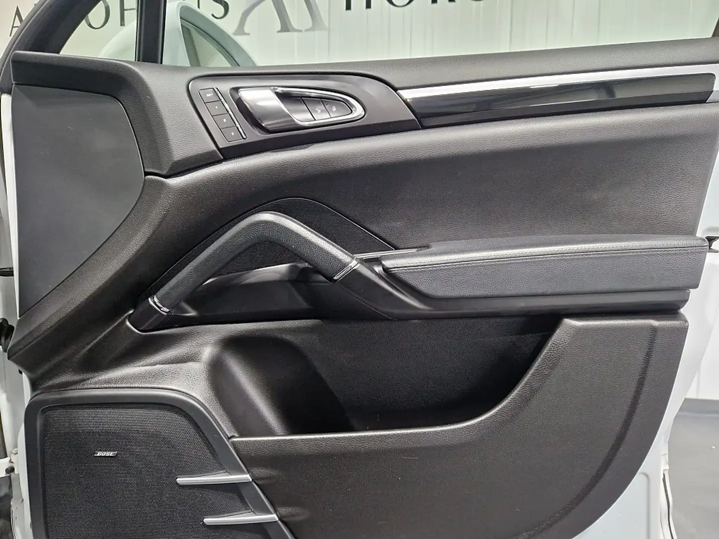Vehicle image, number 14