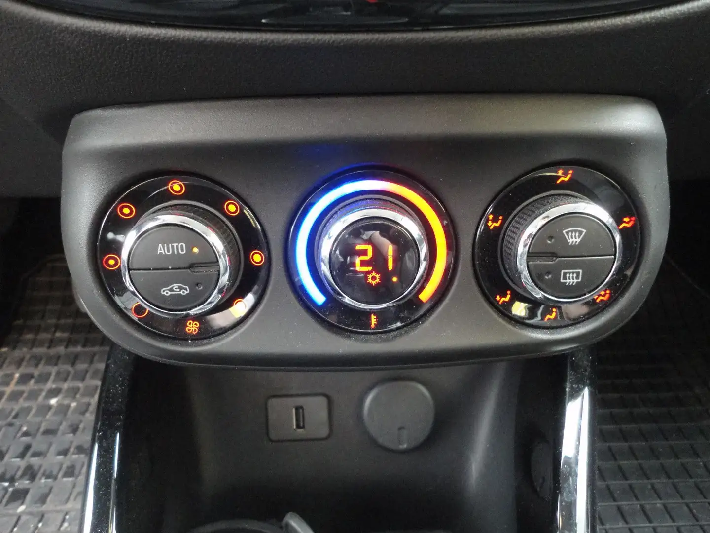 Vehicle image, number 9