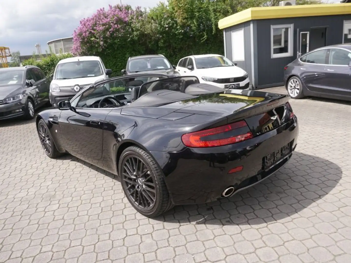 Vehicle image, number 11