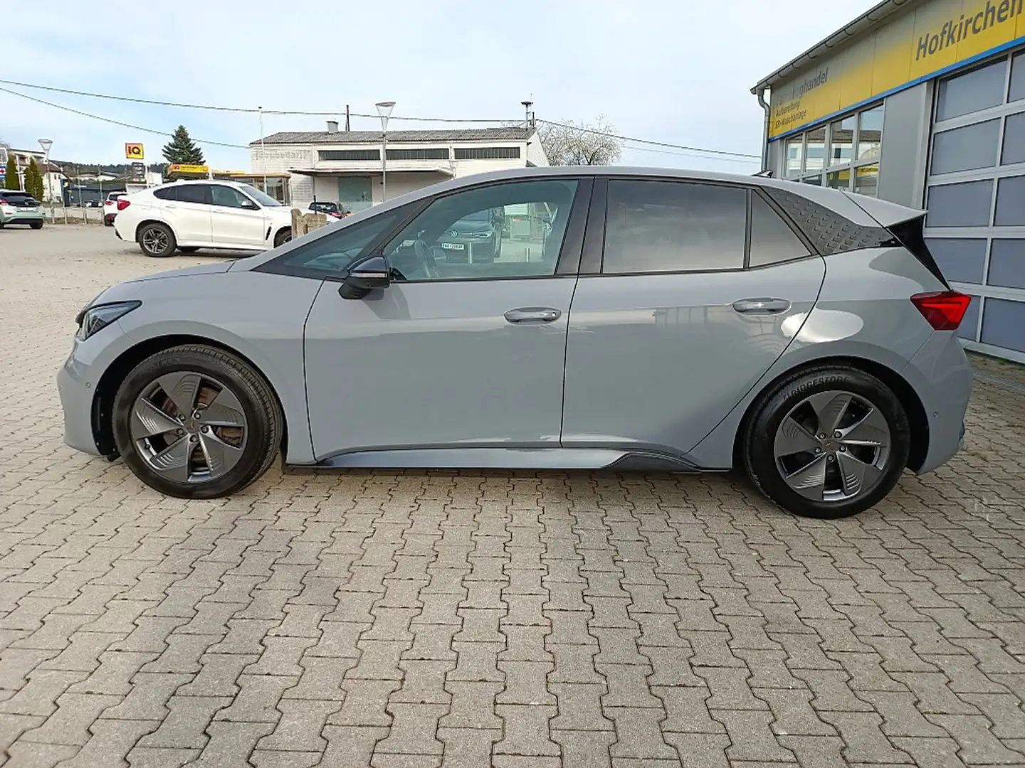 Vehicle image, number 2