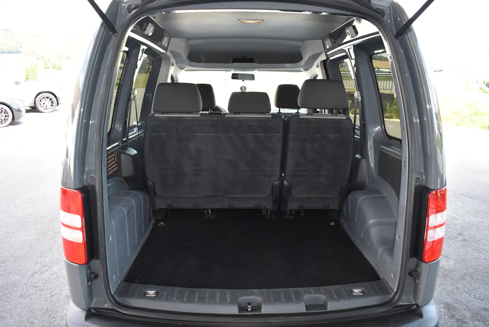 Vehicle image, number 9