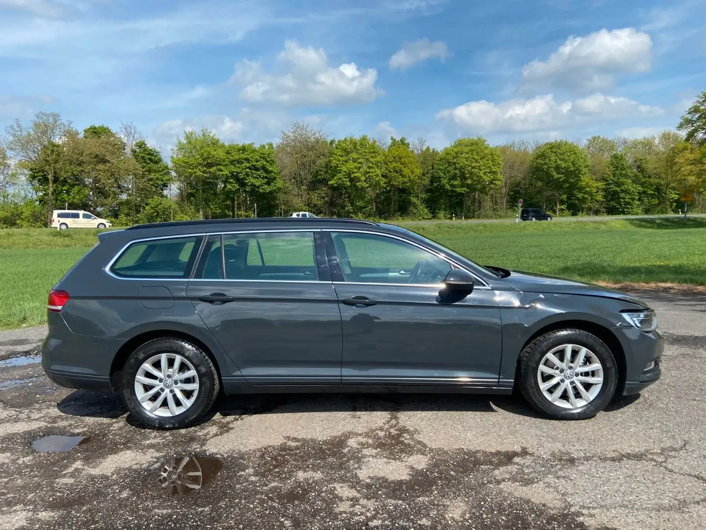 Vehicle image, number 8