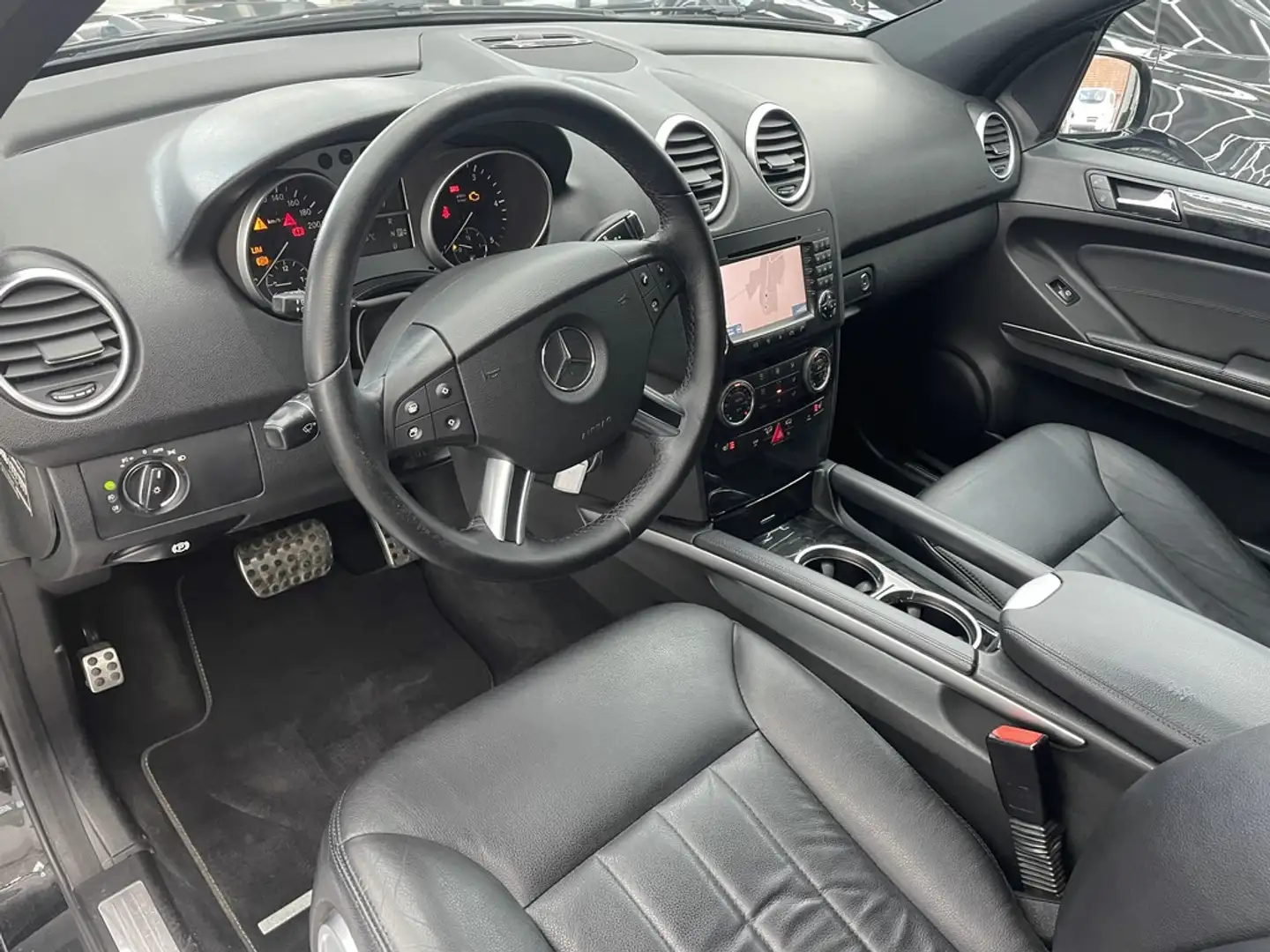 Vehicle image, number 6
