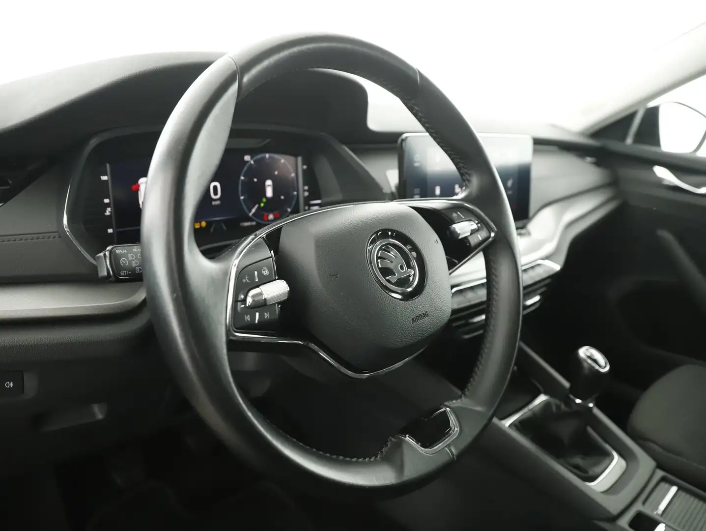 Vehicle image, number 5