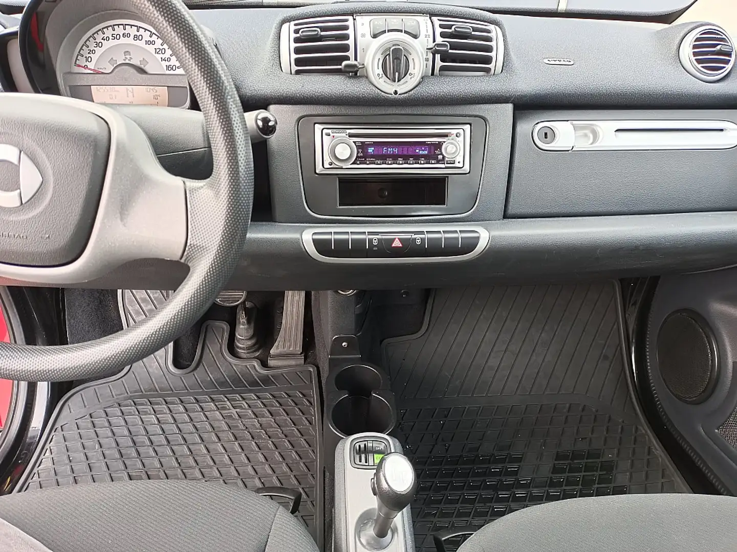 Vehicle image, number 12