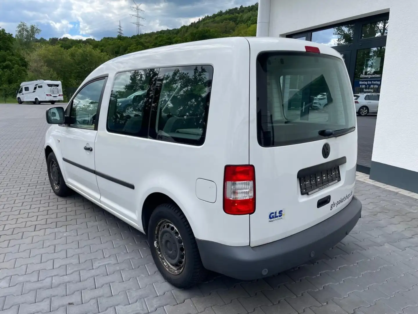 Vehicle image, number 4