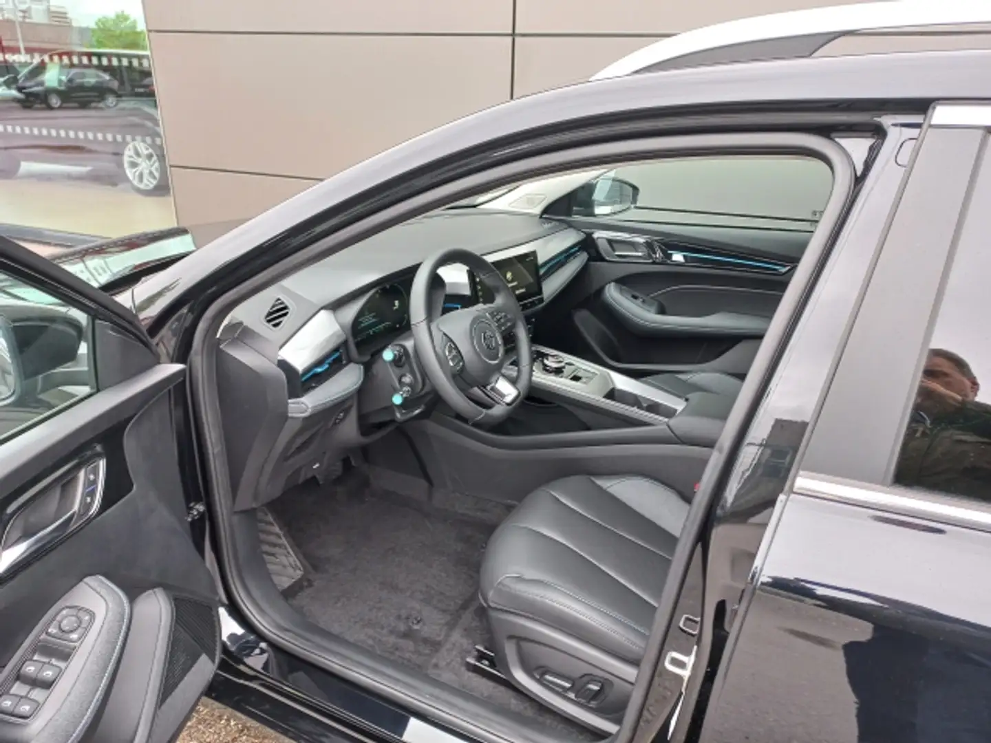 Vehicle image, number 5