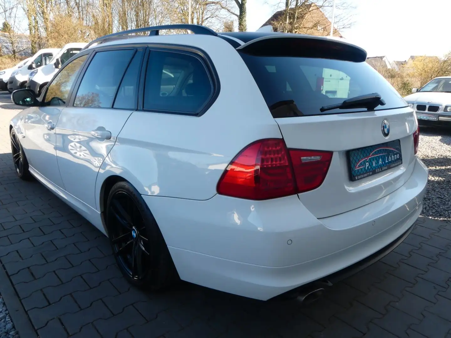 Vehicle image, number 4