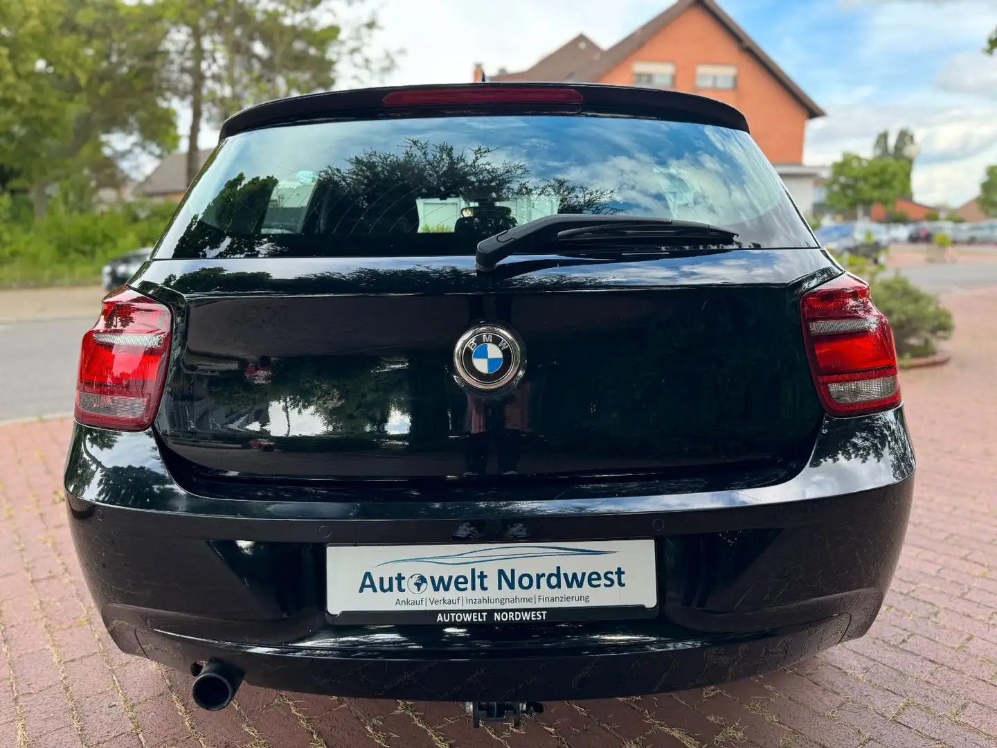 Vehicle image, number 4