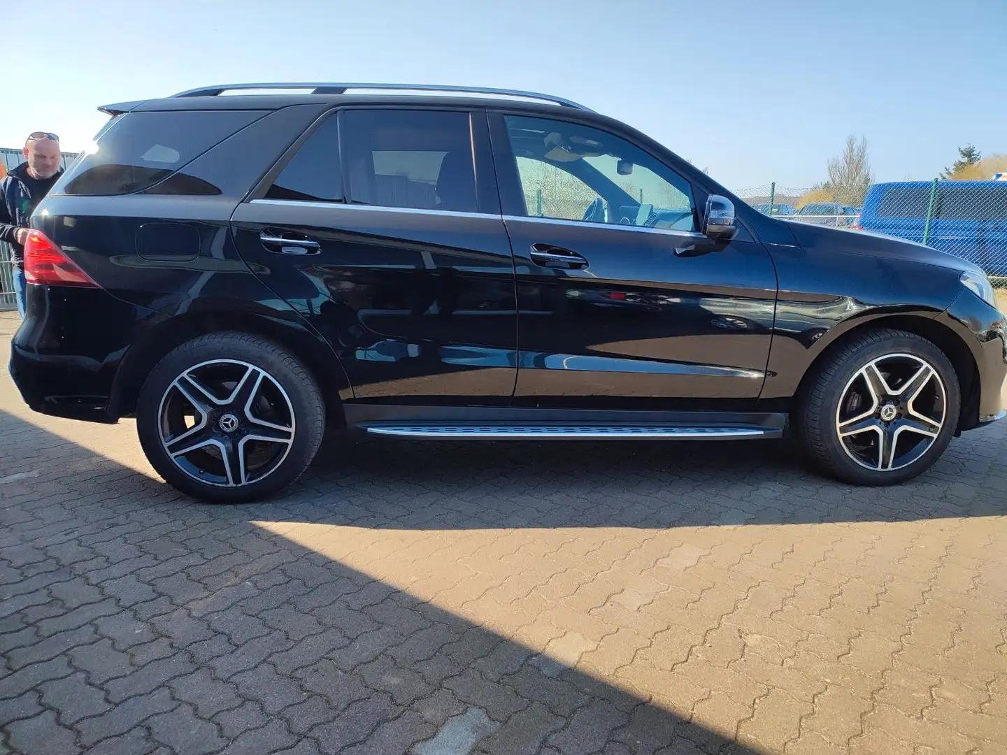 Vehicle image, number 4