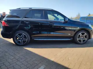 Vehicle image thumbnail, number 4
