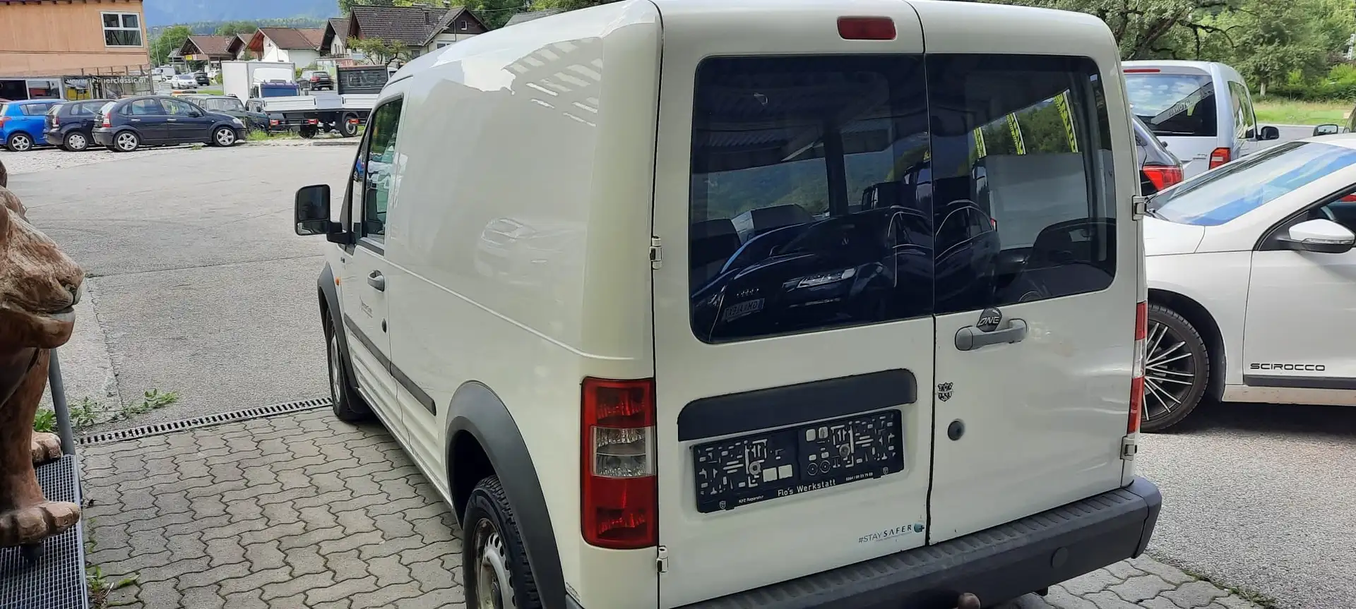Vehicle image, number 3