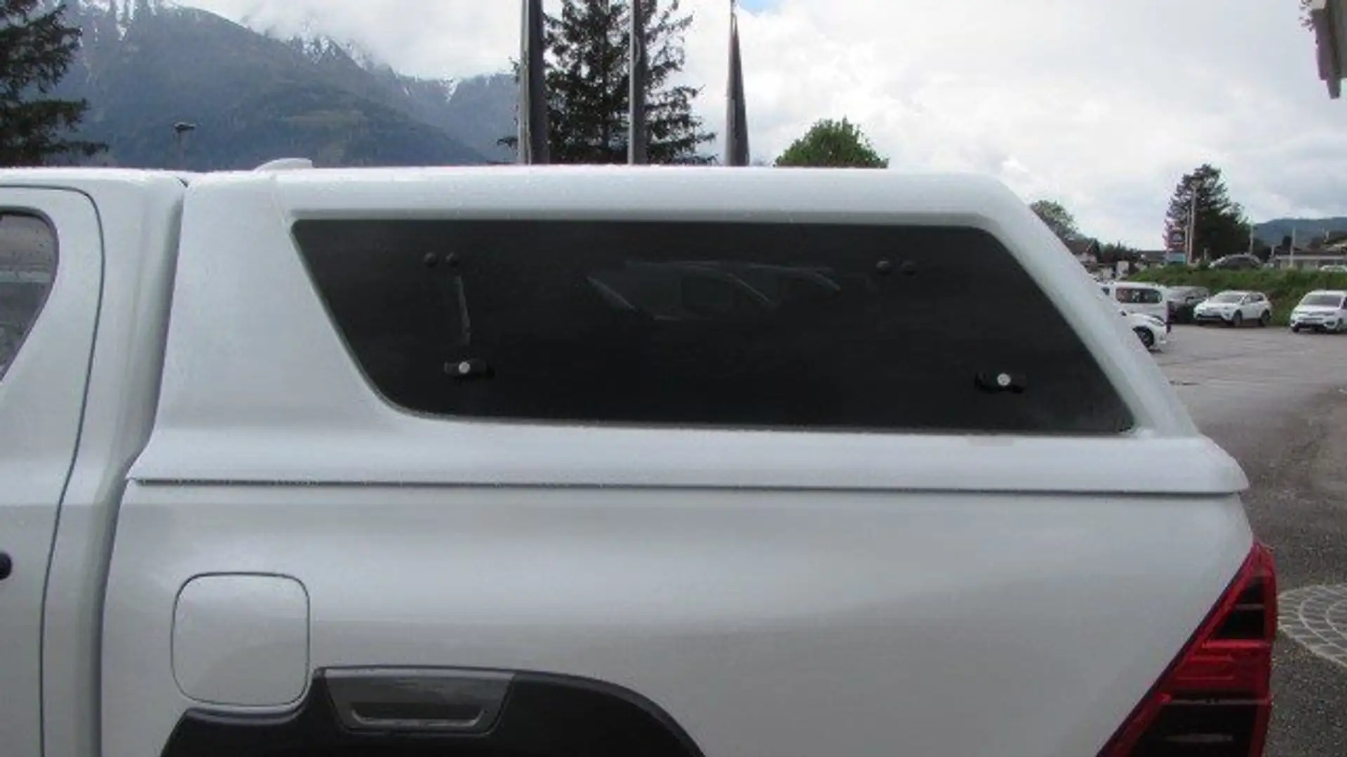 Vehicle image, number 9