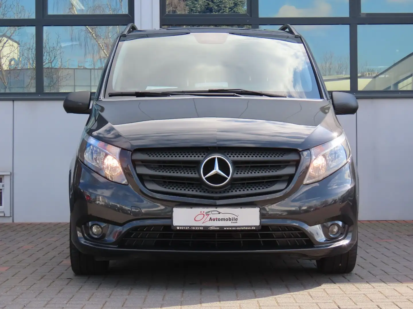 Vehicle image, number 2