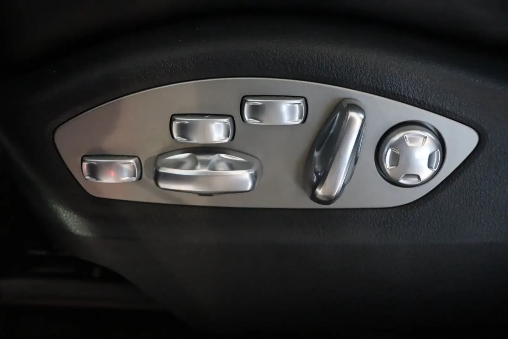 Vehicle image, number 15