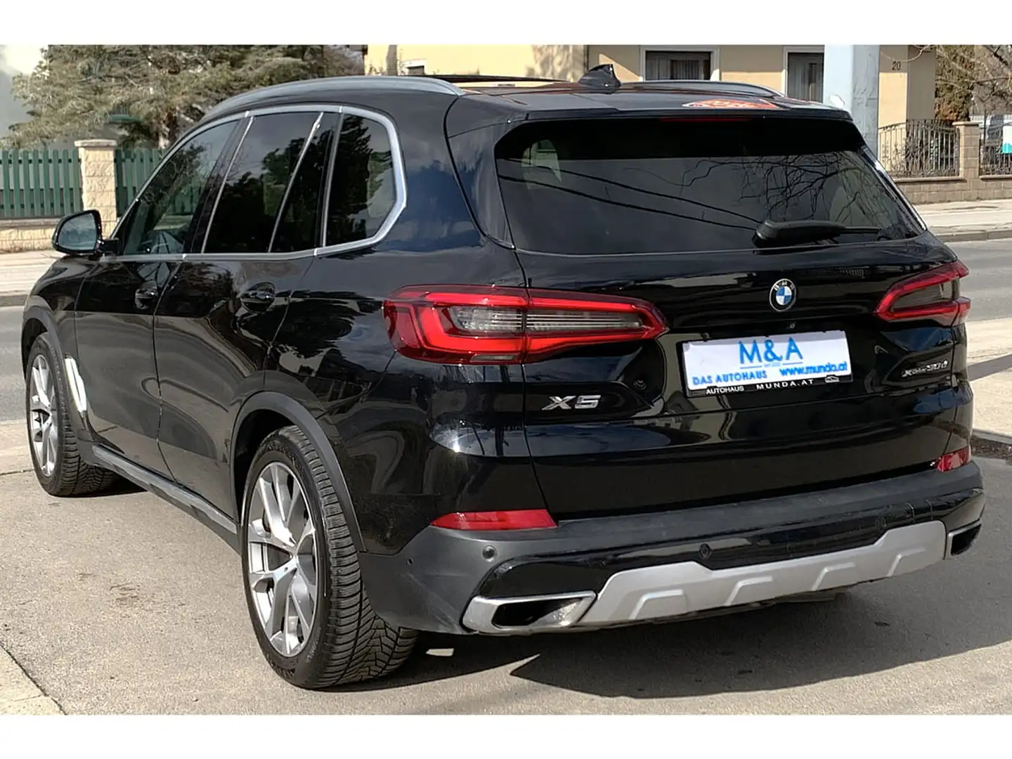 Vehicle image, number 4