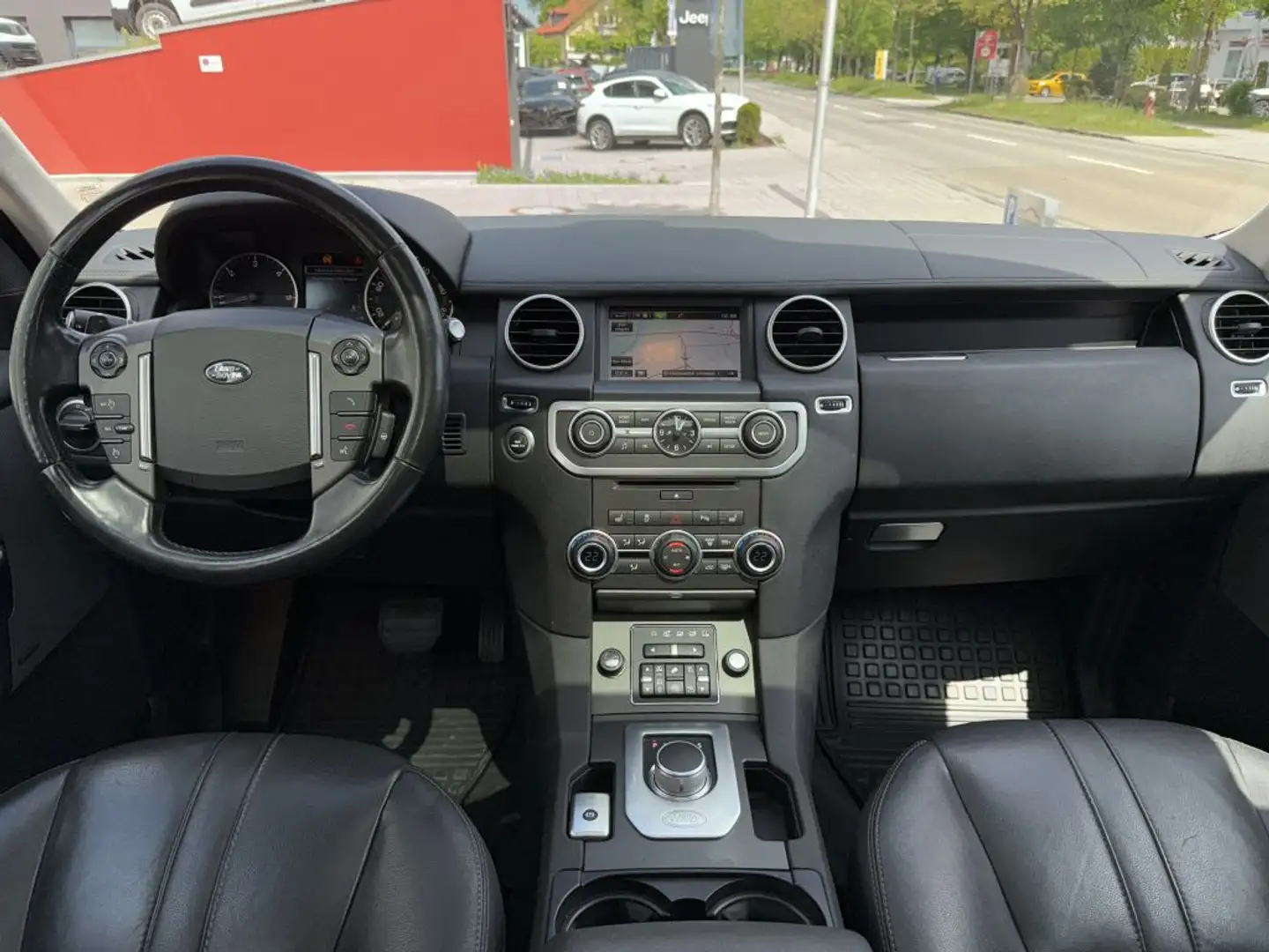 Vehicle image, number 12
