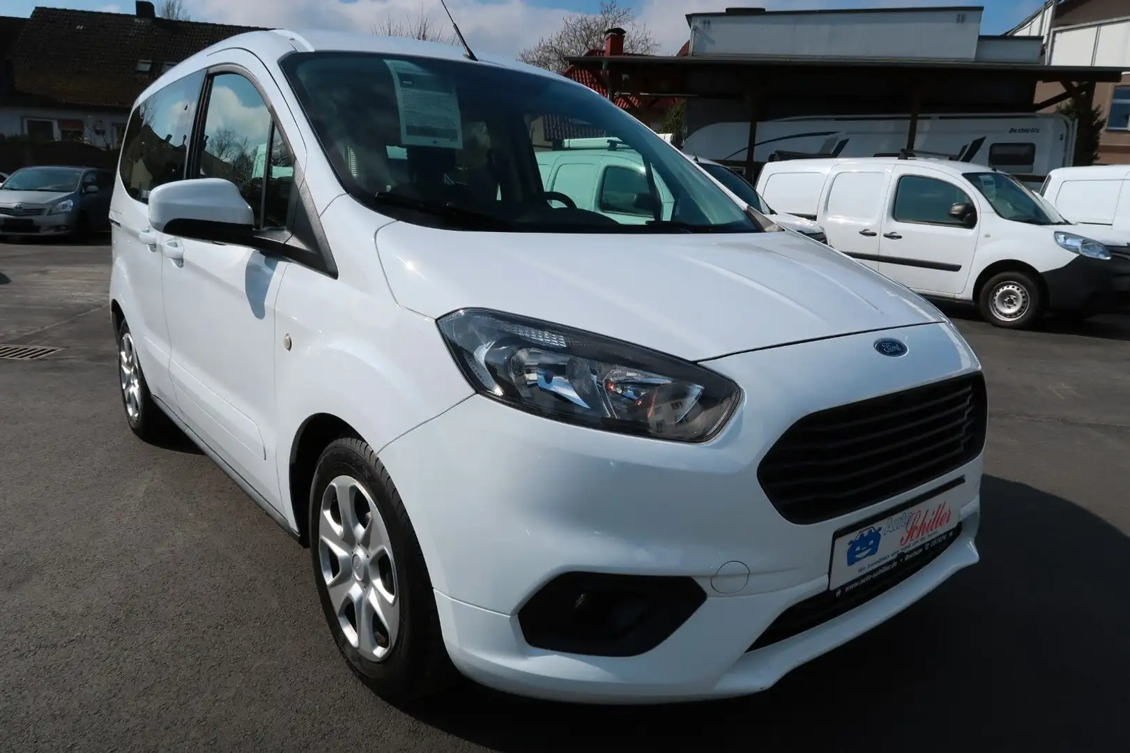 Vehicle image, number 3