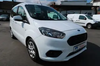 Vehicle image thumbnail, number 3