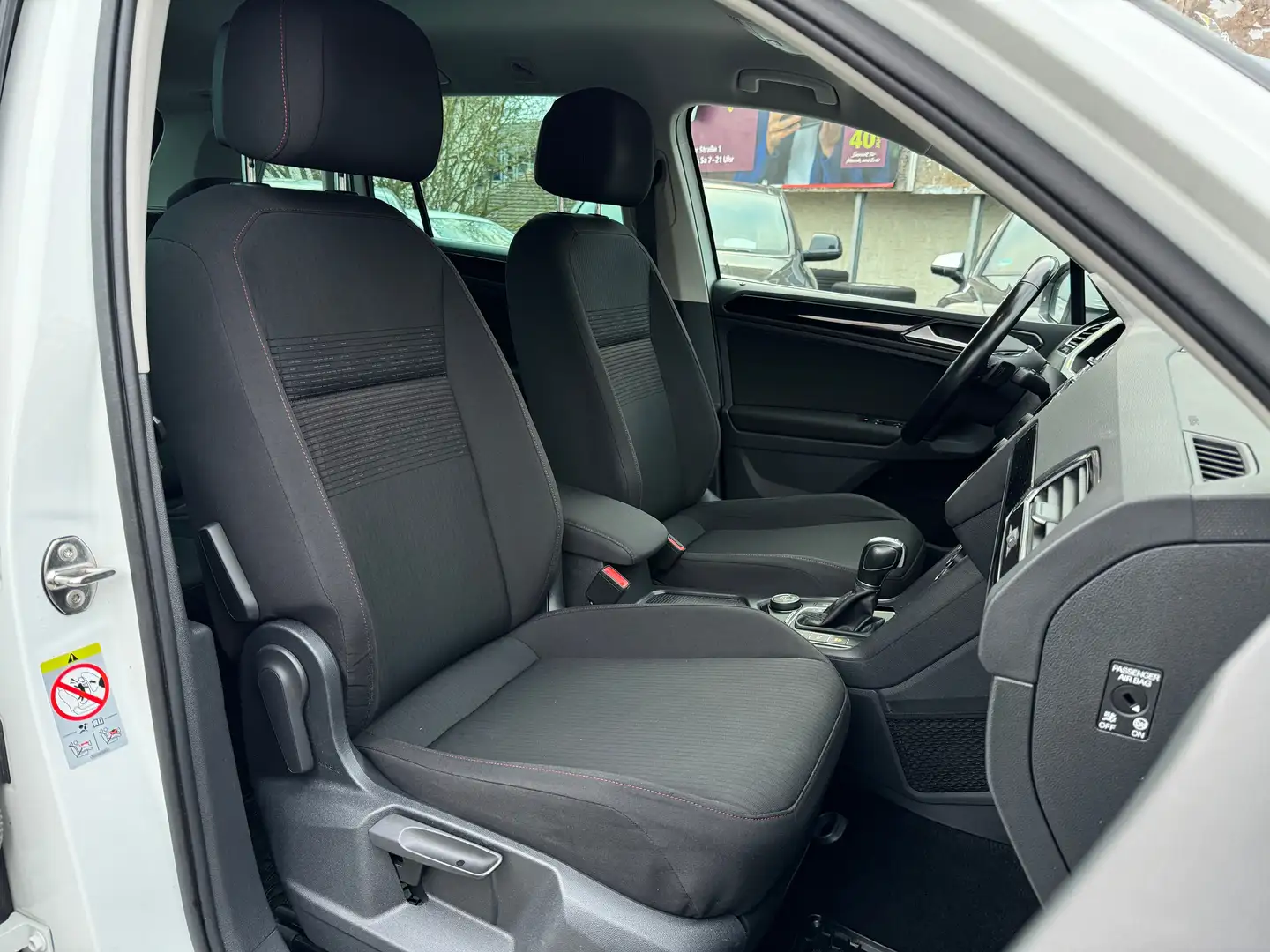 Vehicle image, number 4