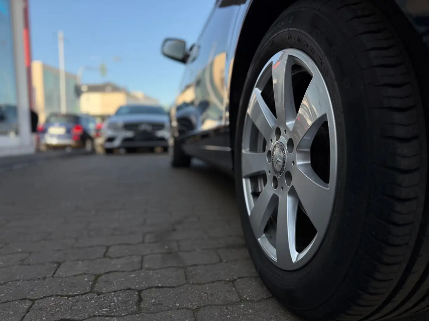 Vehicle image, number 7