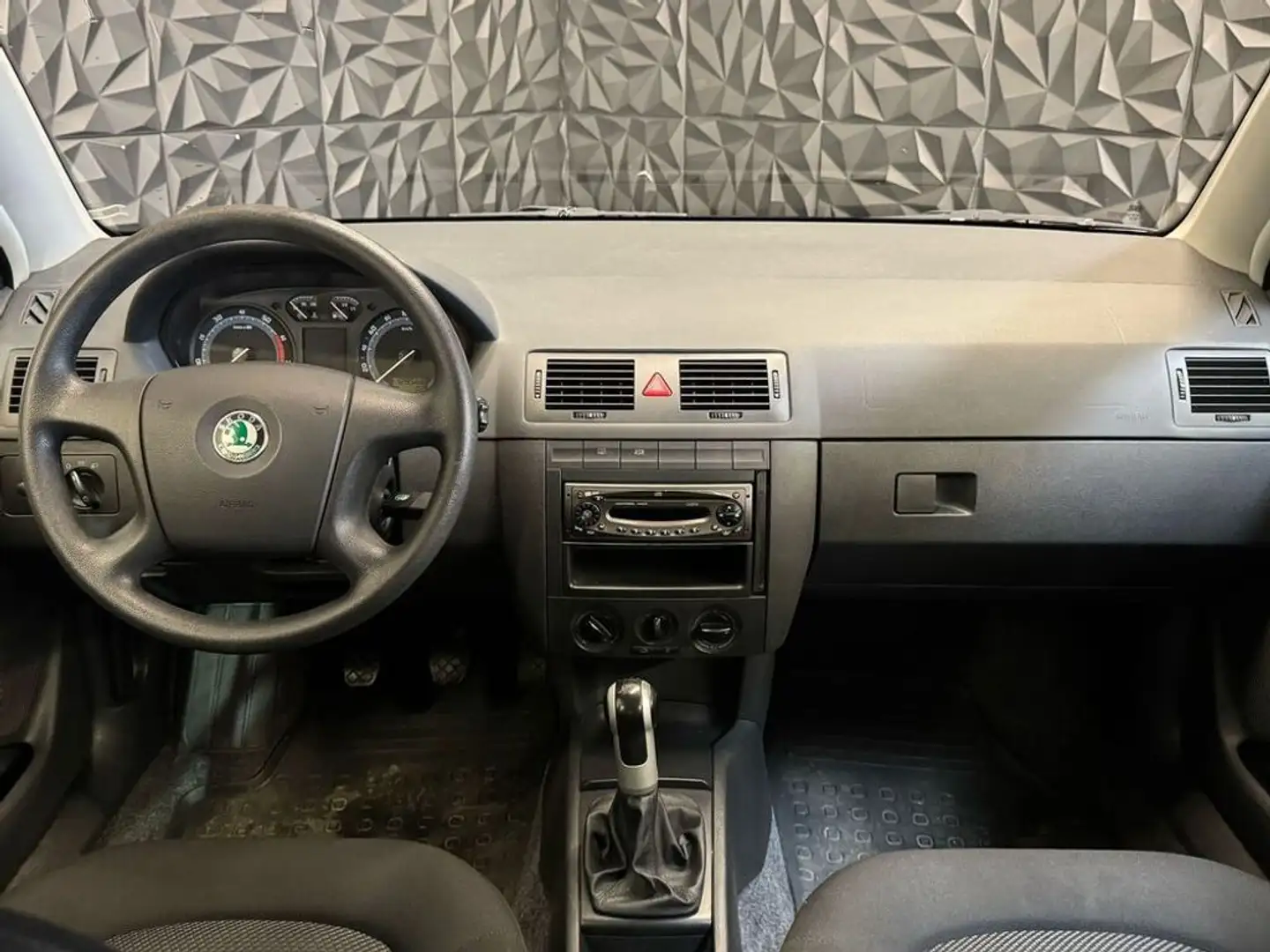 Vehicle image, number 20
