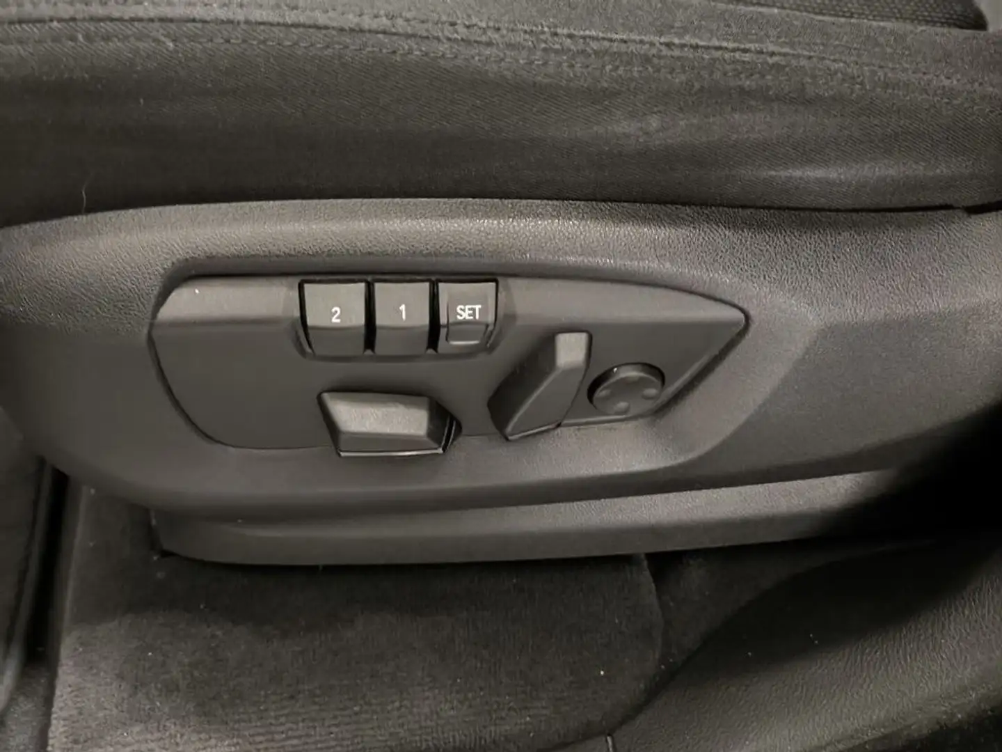 Vehicle image, number 13