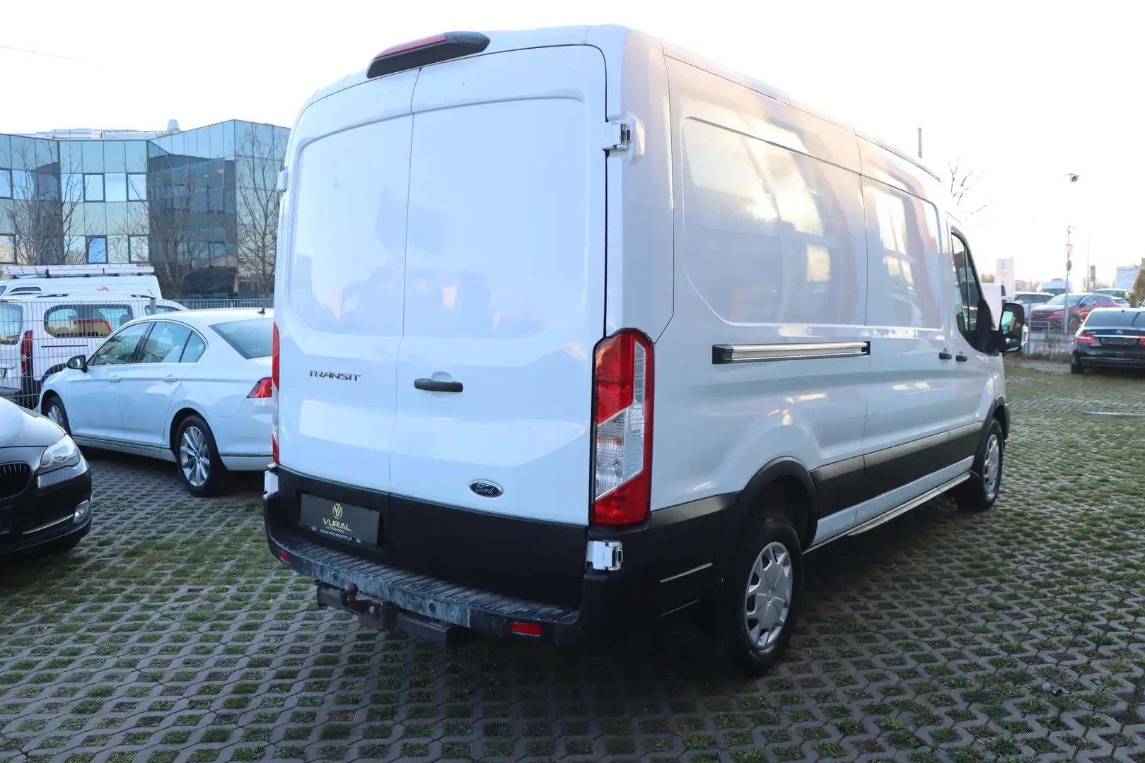 Vehicle image, number 5
