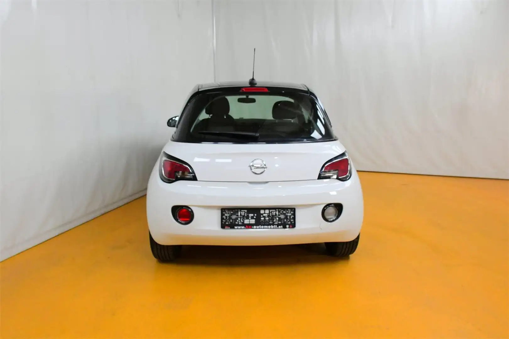 Vehicle image, number 3