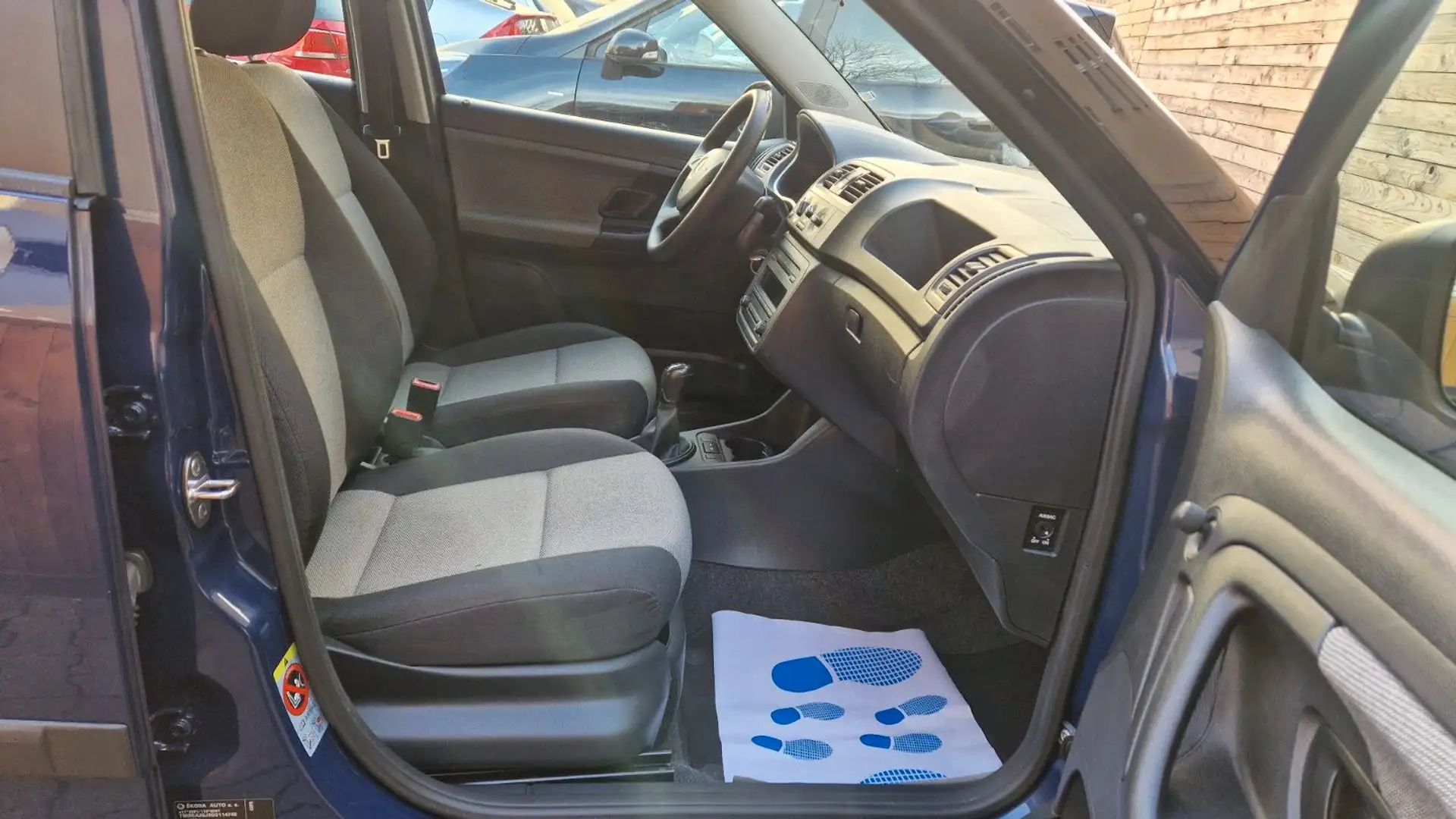 Vehicle image, number 9