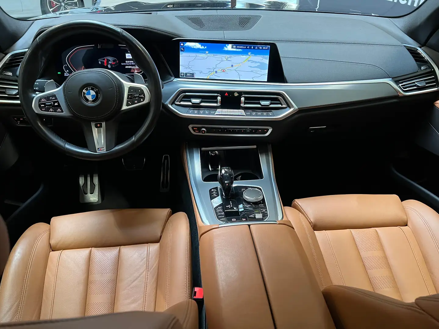 Vehicle image, number 10