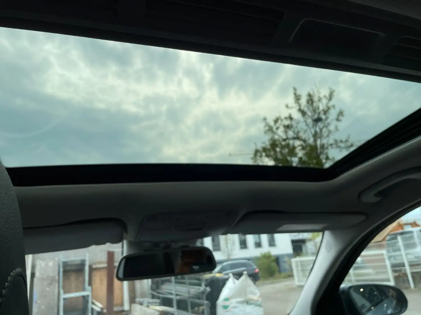 Vehicle image, number 19