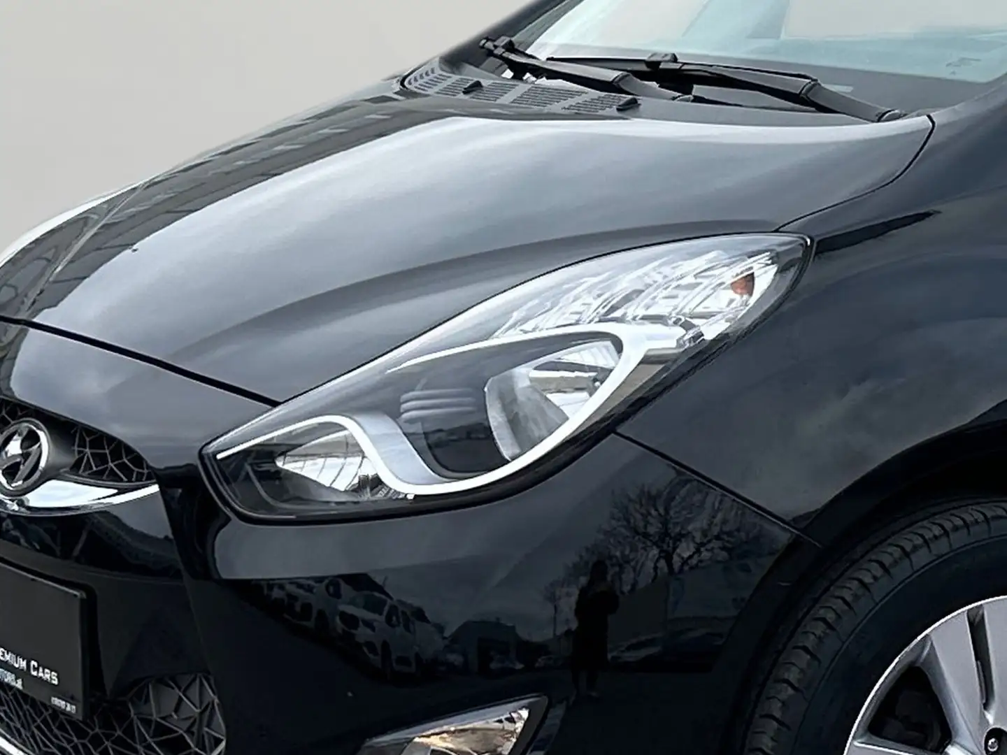 Vehicle image, number 9