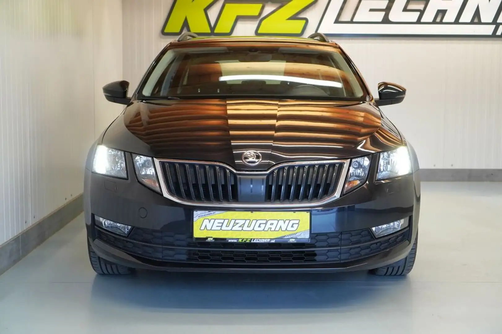 Vehicle image, number 9