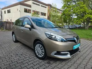 Vehicle image thumbnail, number 4