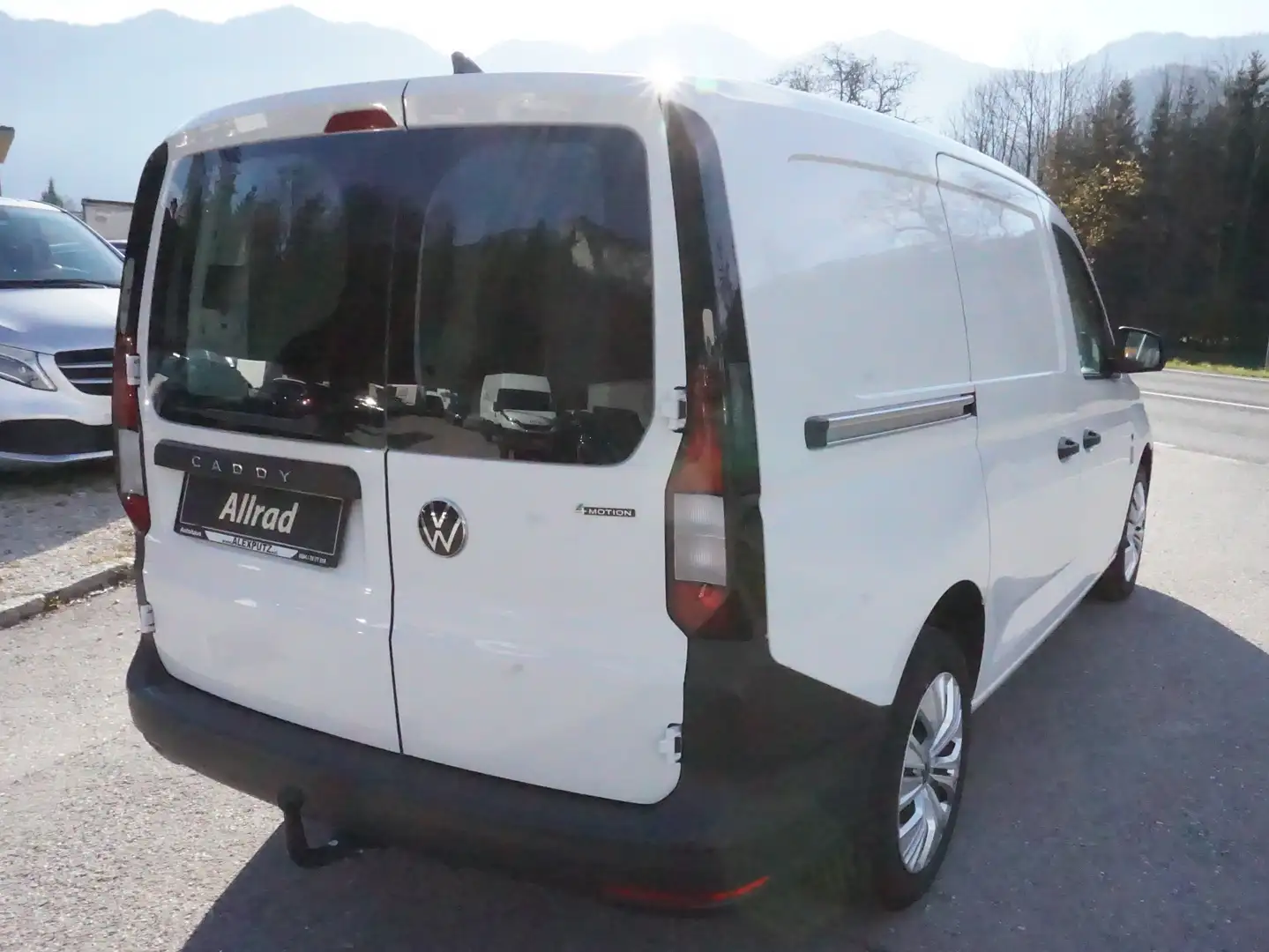 Vehicle image, number 8