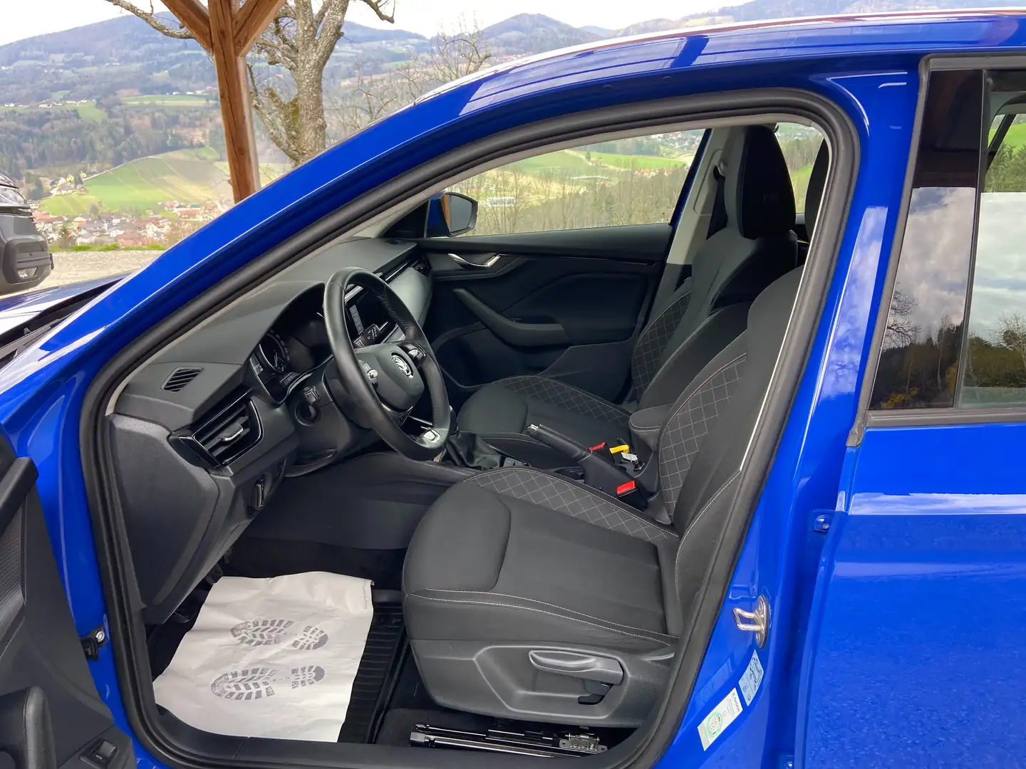 Vehicle image, number 9