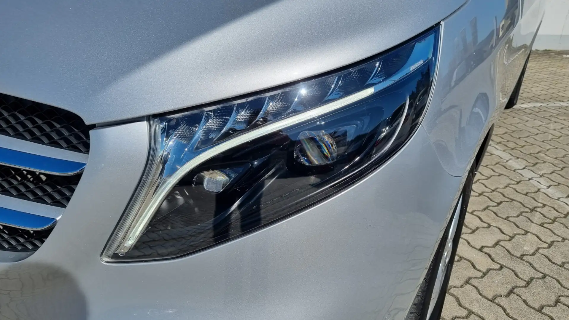 Vehicle image, number 3