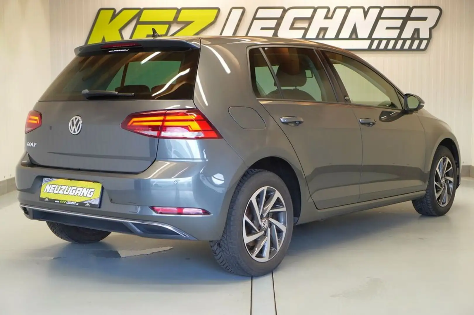 Vehicle image, number 4