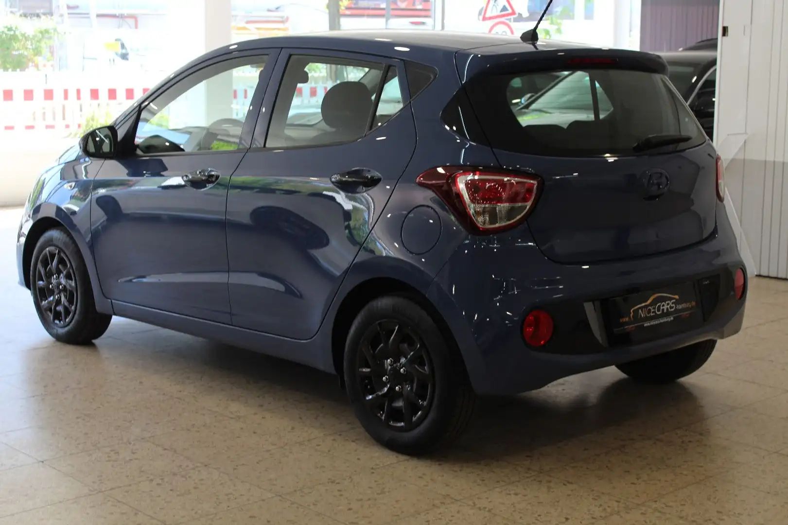 Vehicle image, number 7